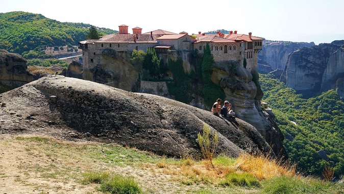 2 Day Private Tour of Meteora & Thermopylae From Athens - From Thermopylae to Meteora, getting settled in Kalambaka or Kastraki
