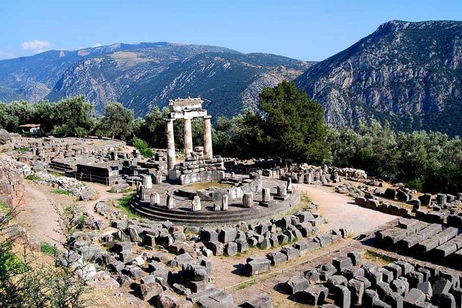 2 Day Private Tour to Amazing Delphi & Meteora - Athens to Arachova: A 20-Minute Mountain Break That Resets the Day