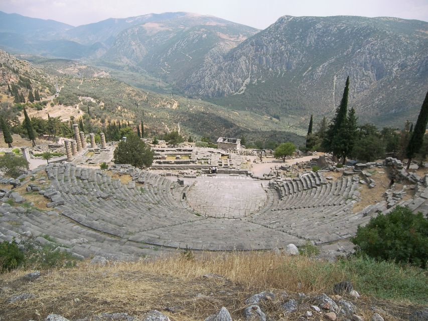 3-day classical Spanish guided tour in Peloponesse & Delphi - Day 1: Corinth Canal, Mycenae museum time, and Epidaurus theatre acoustics
