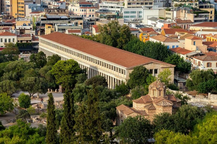 Ancient Agora: Audiovisual self-guided tour with 3D models - How the app uses 3D models, 360 views, and videos to explain ruins