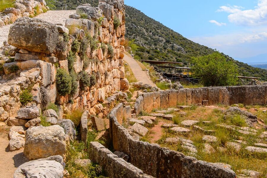 Archaeological Site of Mycenae: E-Ticket with Audio Guide - Palace and Megaron Zone: Mycenae Starts to Feel Like a Real Place