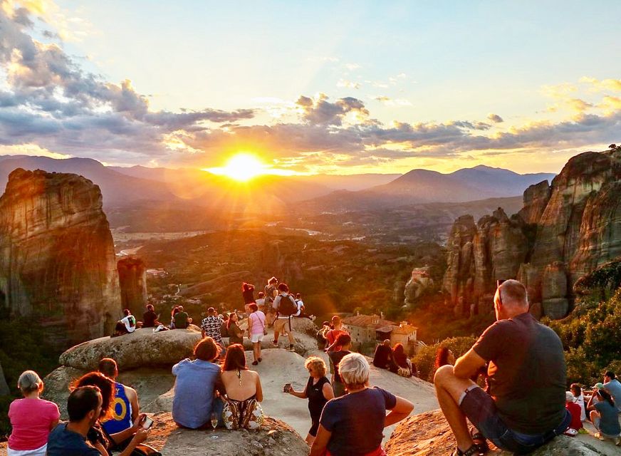 Athens: 2-Day Meteora Tour in Spanish with Guide & Hotel - The guides and the language reality check