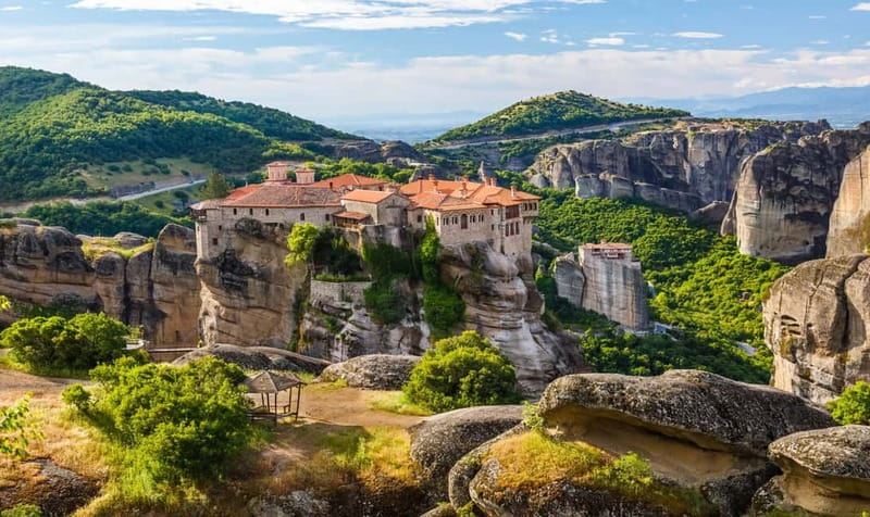 Athens: 2-Day Meteora Tour with Local Guides and Hotel Stay - Who this tour suits best, and who should think twice