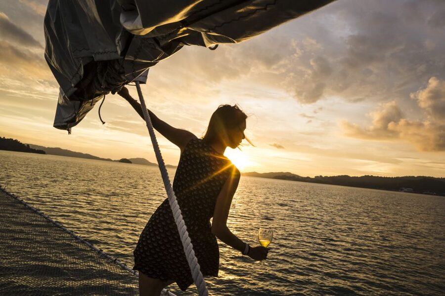 Athens: 3-Hour Sunset Cruise with Swim Stop, Snacks & Drinks - Snacks and Drinks: Greek-Style Comfort Without the Dining Drama
