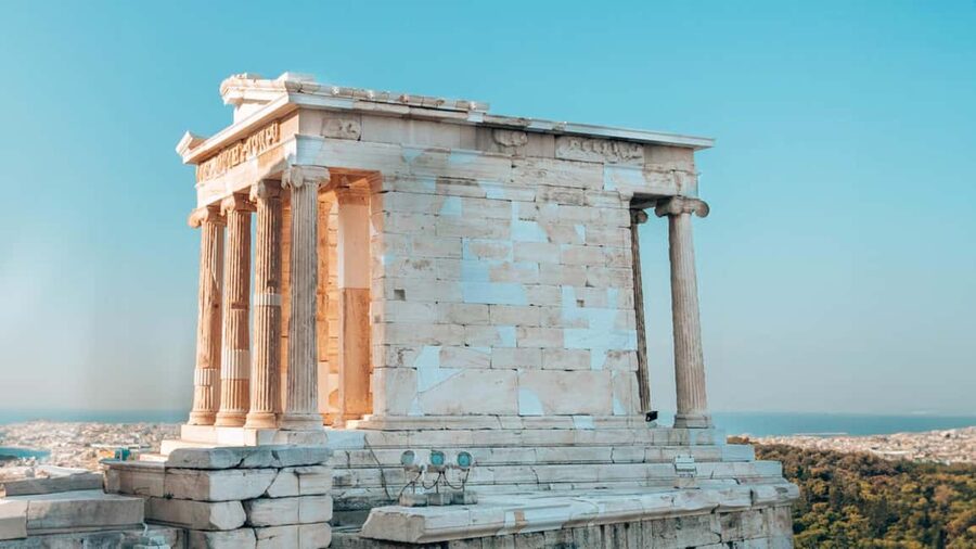 Athens: Acropolis Beat the Crowds Afternoon Guided Tour - What the guide adds, and why the group size matters