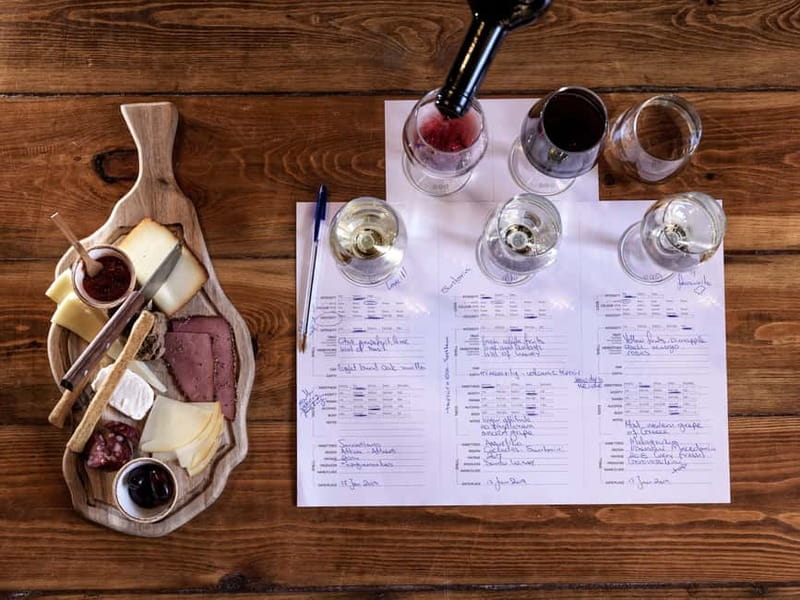 Athens: Acropolis Wine Tasting with Cheese and Olives - The 1.5-Hour Flow: How the Session Actually Plays Out