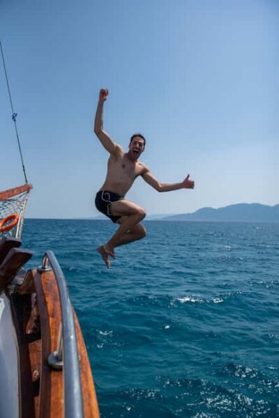 Agistri, Moni, and Aegina Cruise with Lunch & Drinks