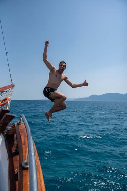 Athens: Agistri, Moni, and Aegina Cruise with Lunch & Drinks - Meeting at Marina Zeas: how to find the port and why timing matters
