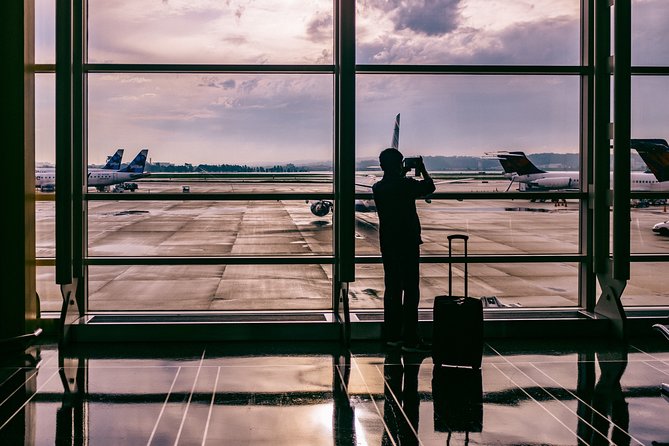 Athens AirPort To Athens Hotels Luxury Private Transfer Service - Mercedes-Only Transport: Sedan vs Mini Van for Your Group Size