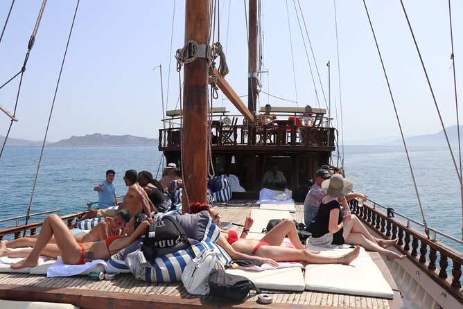 Athens: All Day Cruise to Agistri Moni Aegina with Lunch & Drinks - Lunch and drinks on board: Greek buffet comfort with real refueling