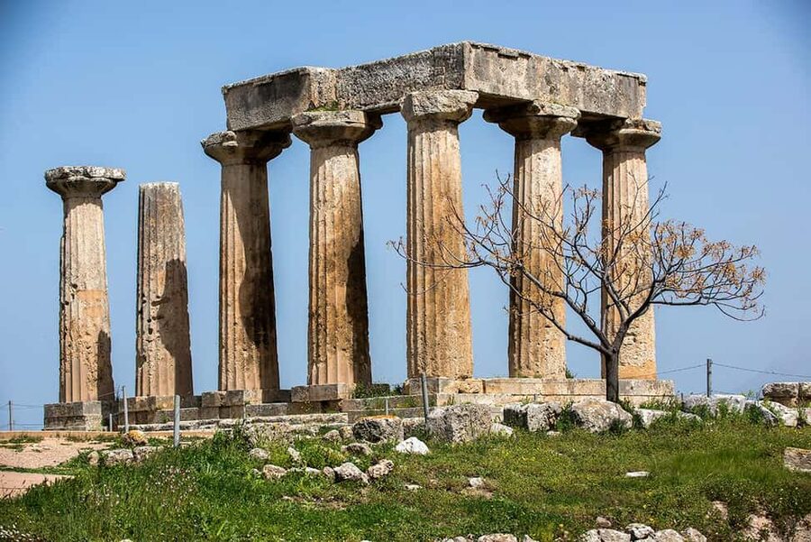 Athens: Ancient Corinth & Nafplion Guided Premium Tour - Museum Time at Ancient Corinth: The Finds That Fill the Gaps