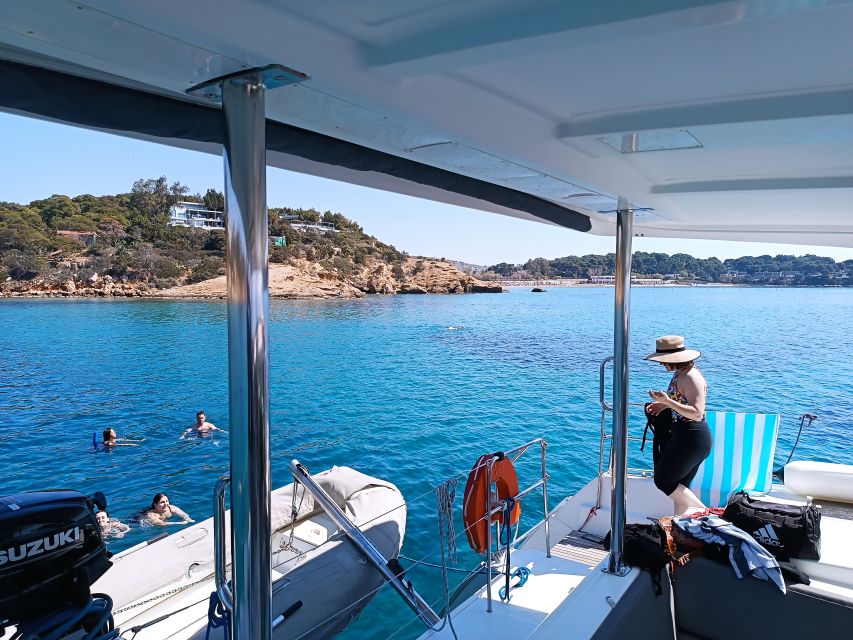 Athens: Catamaran Cruise with Fresh Lunch and Wine - Sailing back with wine and fruit, and why the return can steal the show