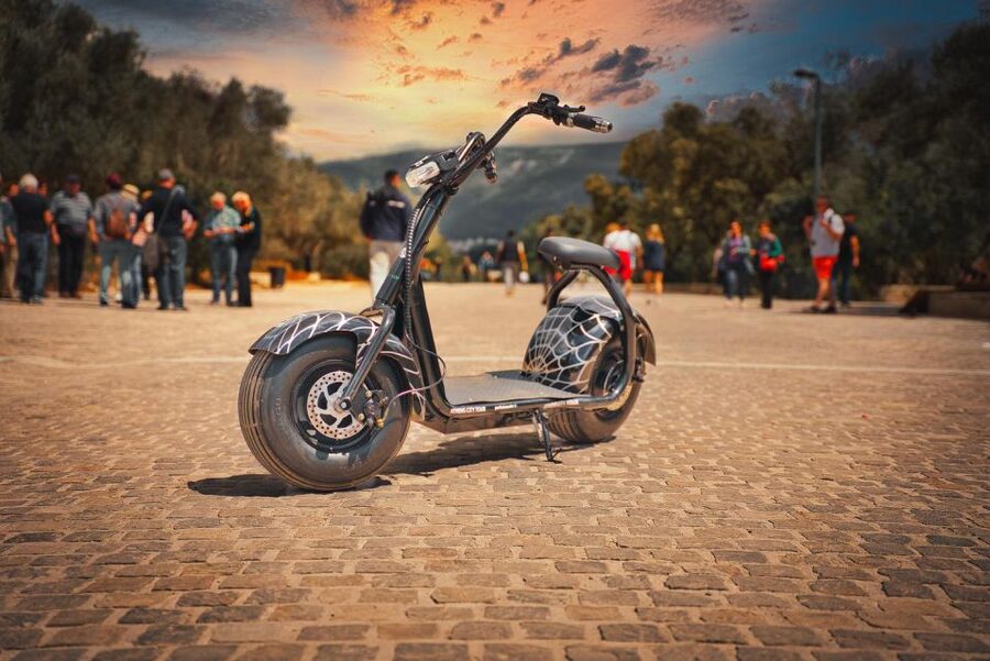 Athens: City Highlights Guided E-Scooter Tour - Why an e-scooter works so well for central Athens