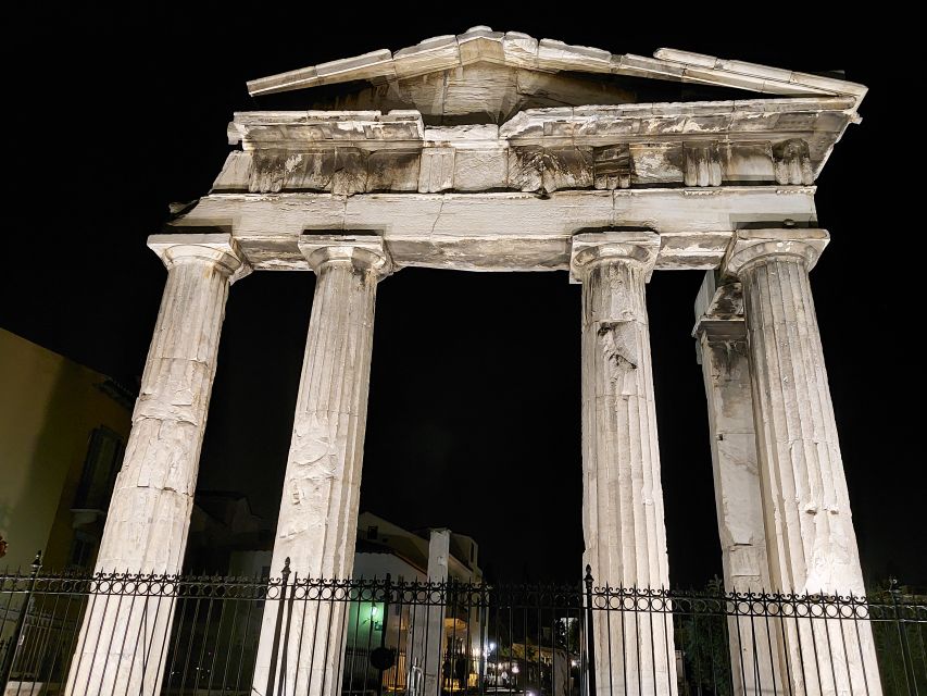 Athens: City Highlights Nighttime Walking Tour in Spanish - The Neoclassical Start: National Library, University, and Academy