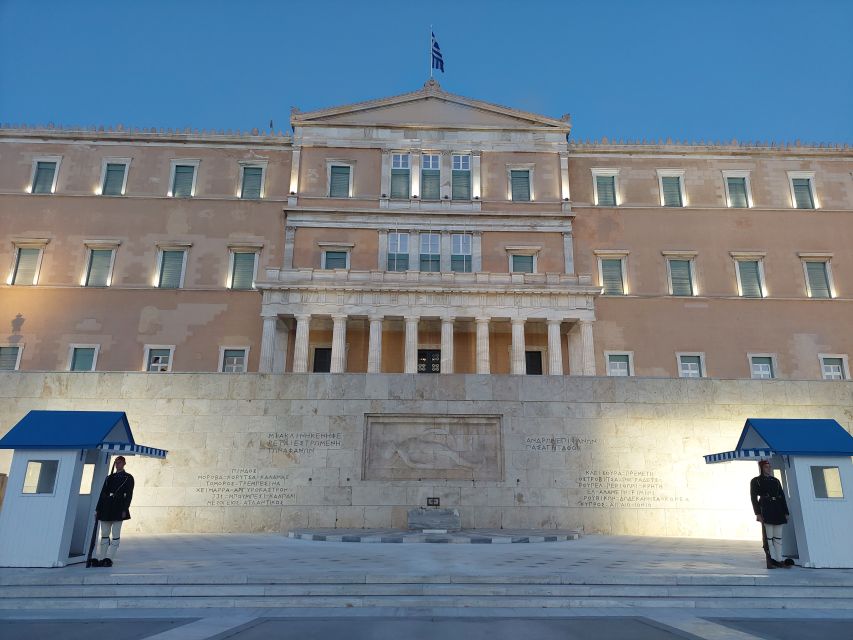 Athens: City Highlights Nighttime Walking Tour in Spanish - Spanish-Speaking Guides and the Storytelling That Makes It Click