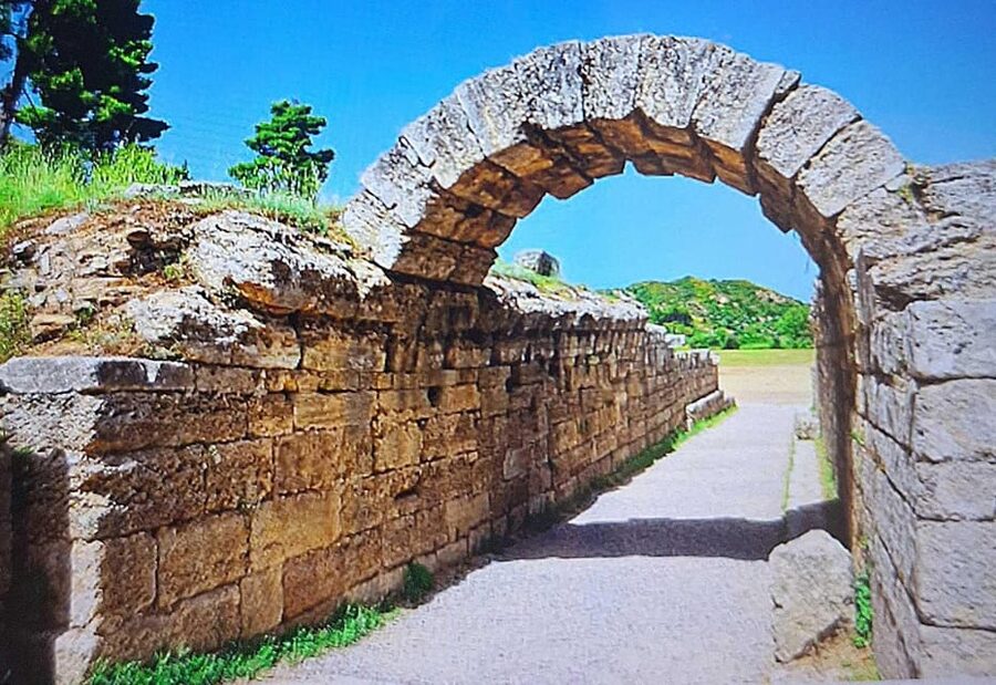 Athens: Corinth Canal and Ancient Olympia Private Trip - The Driver Factor: Comfort, Safety, and Small Touches That Matter