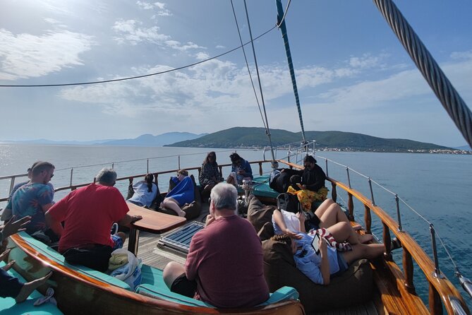 Athens cruise: Agistri, Moni/Metopi, Aegina with lunch & drinks - Lunch on board: Greek flavors, buffet style, plus serious drink value
