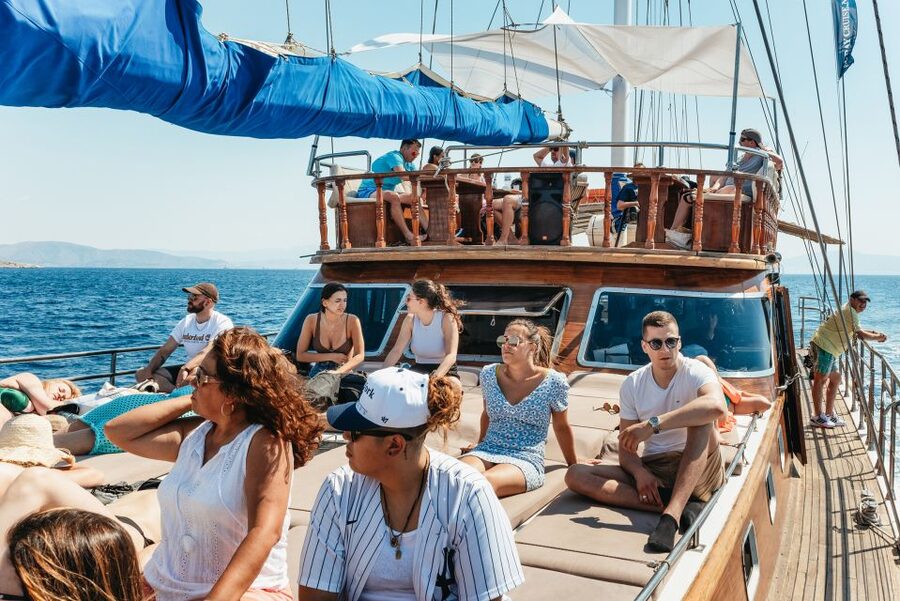 Athens: Cruise to Agistri, Moni & Aegina with Lunch & Drinks - Aegina Island: Pistachios, Temple Area Stops, and Market Time