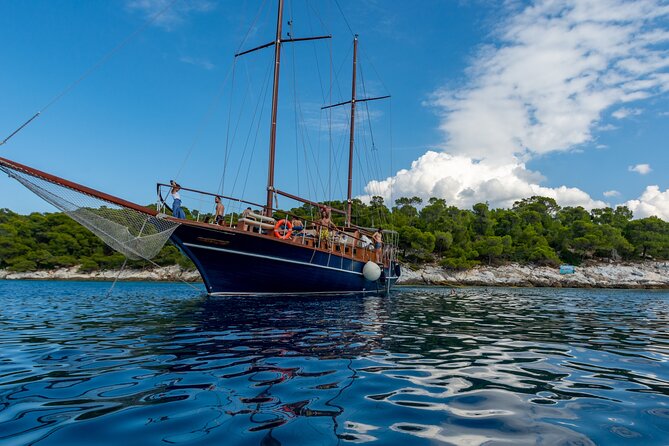Athens Day Cruise: 3 Islands Tour in the Saronic Gulf with Lunch - Metopi swimming spot: where snorkeling gear actually matters