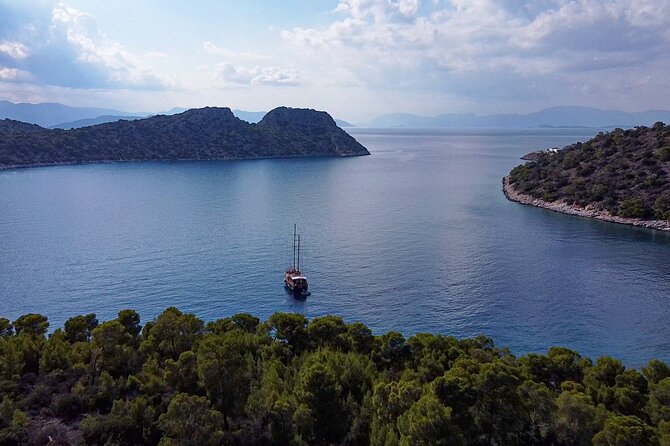 Athens Day Cruise: 3 Islands Tour in the Saronic Gulf with Lunch - Lunch, snacks, and the all-day drinks setup