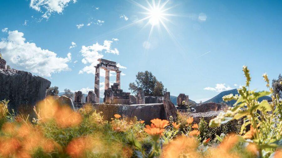 Athens: Delphi, Corycian Cave, and 300 Battlefield Day Trip - How This 12-Hour Athens Day Trip Feels Like a Time Machine