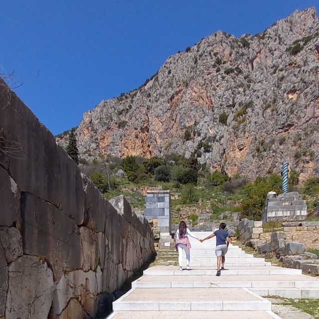 Athens: Delphi, Corycian Cave, and 300 Battlefield Day Trip - Morning Drive: Marathon, Thiva, and Oedipus on the Way to Delphi