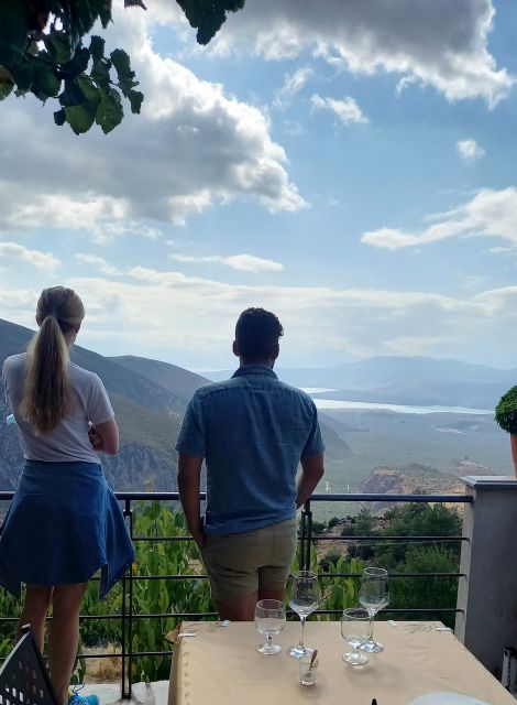Athens: Delphi, Corycian Cave, and 300 Battlefield Day Trip - Corycian Cave: The Off-Road Oracle Stop From Around 4000 BC