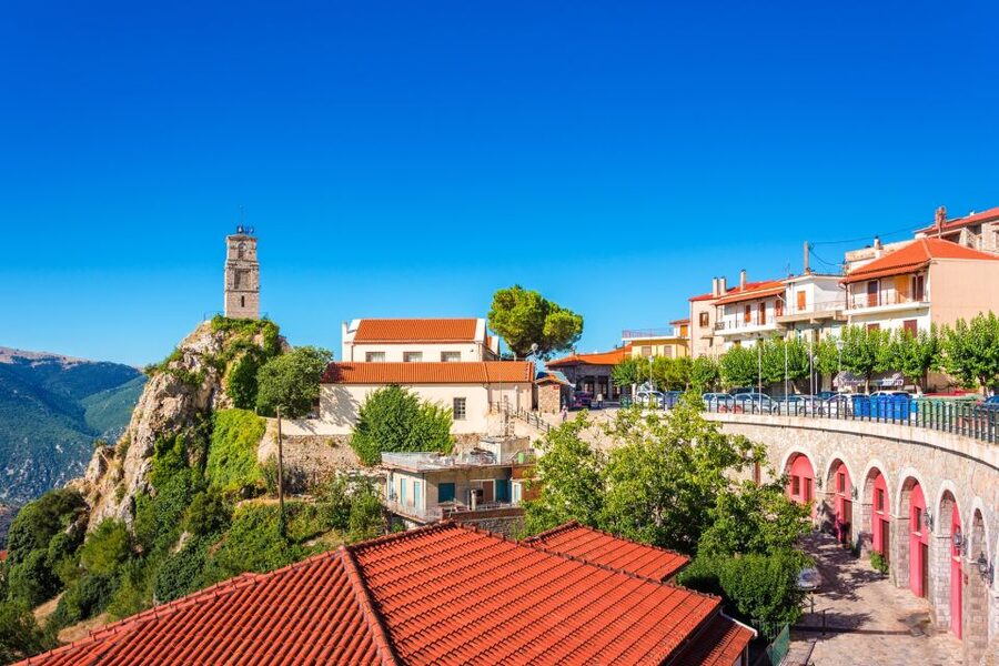 Athens: Delphi, Corycian Cave, and 300 Battlefield Day Trip - The Drive and Guide Dynamic: Names You Might Hear, and Why People Love Them
