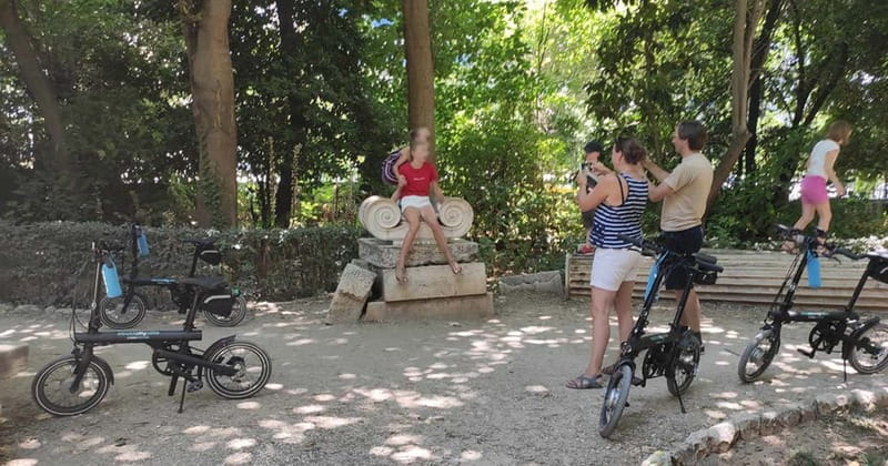 Athens: Discover the City Electric Bike Tour - Areopagus break: the best kind of pause, with views