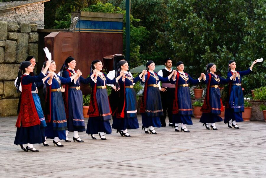 Athens: Dora Stratou Greek Dancing Show Experience - Music and explanations: what makes it easier to follow