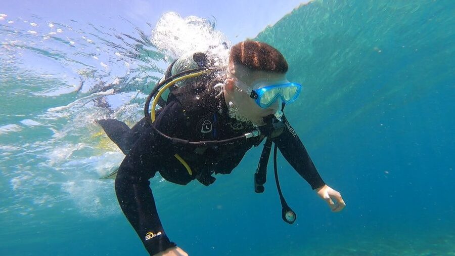 Athens East Coast: Discover Scuba Diving in Nea Makri - Your underwater time at 5 to 6 meters: what you are actually going to do