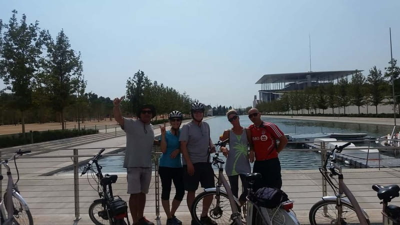 Athens: Electric Bike Seaside Tour with Guide - Getting Started at Thisseio and Settling In on the Bike