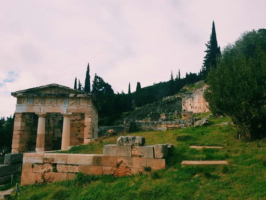 Athens: Full Day Trip Delphi and Arachova - Lunch, Free Time, and the Return Stops: Arachova and Livadia/Levadia