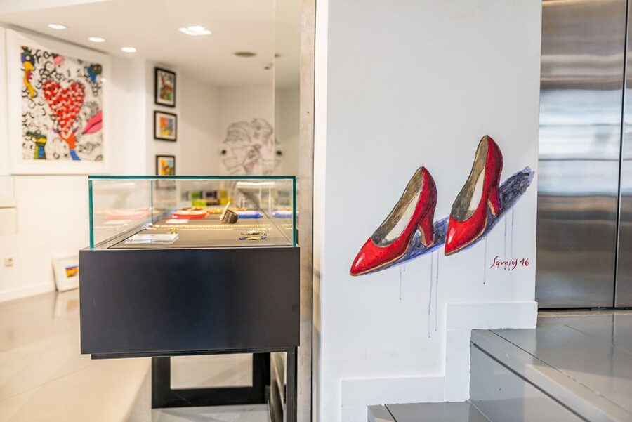 Athens: Greek Fashion Shopping Tour with a Local Expert - Central Athens Near Syntagma: Coffee, New Designers, and Jewelry