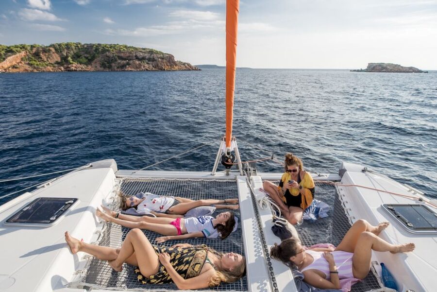 Athens: Half-Day Sunset Catamaran Cruise with Meal & Drinks - Who should book this sunset catamaran cruise