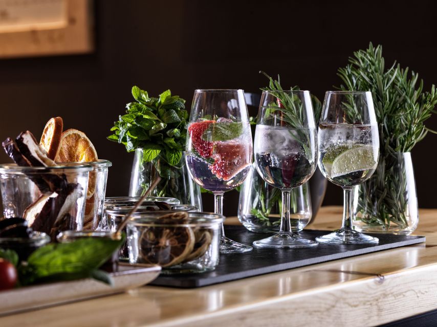 Athens: Mediterranean Gin Tasting Experience - How to use the cheat sheet and matrix without turning it into school