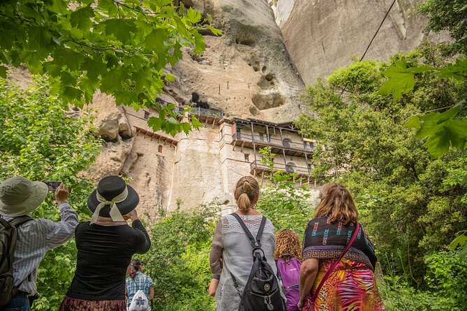 Athens: Meteora Monasteries, Caves & Coastal Stopovers with Lunch - Kastraki lunch reset: where you catch your breath