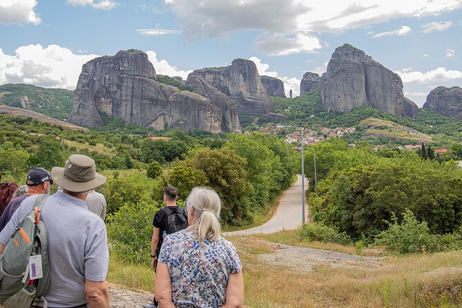Athens: Meteora Monasteries, Caves & Coastal Stopovers with Lunch - Varlaam Monastery: one of the biggest, with strong historical cues