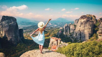 Meteora Monasteries Day Tour with Lunch