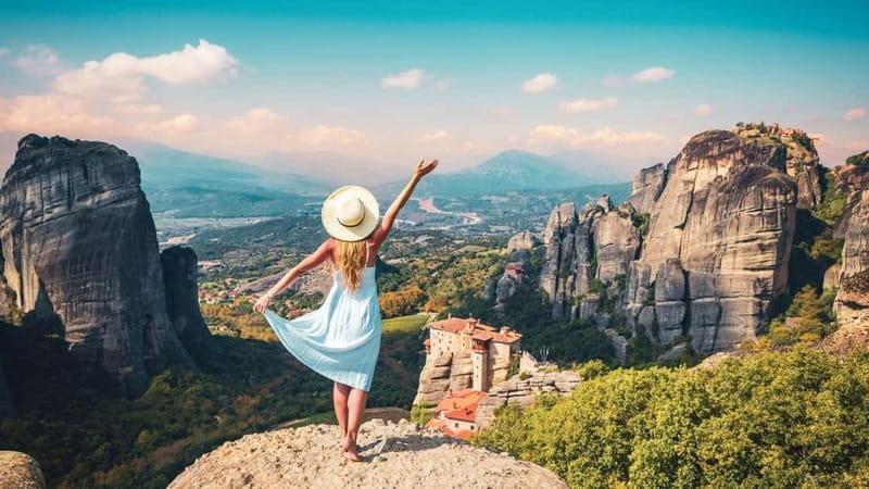 Athens: Meteora Monasteries Day Tour with Lunch - Getting those famous views without burning the whole day
