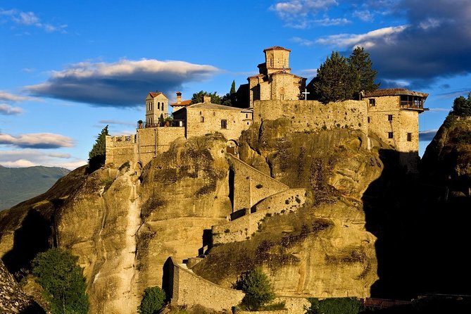 Athens: Meteora Monasteries, Hermit Caves Tour with Pickup - Varlaam and St Stephen: two different ways to get the view