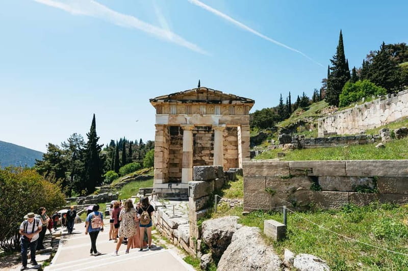 Athens: Mythology of Delphi, Museum and Arachova Guided Tour - From Athens to Delphi, What Makes This Day Trip Work