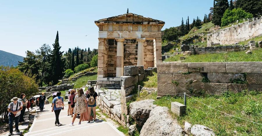 Athens: Mythology of Delphi, Museum and Arachova Guided Tour - Price and Value: Why $31.62 Might Be a Good Deal, or Not
