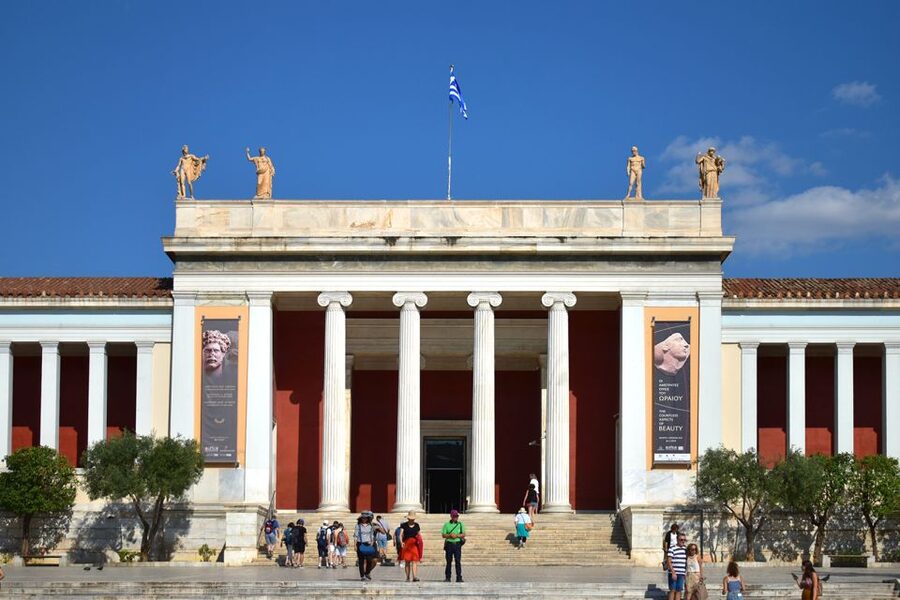 Athens: National Archaeological Museum Ticket & Audio Guide - Comfort, the On-Site Cafe, and Photo Rules