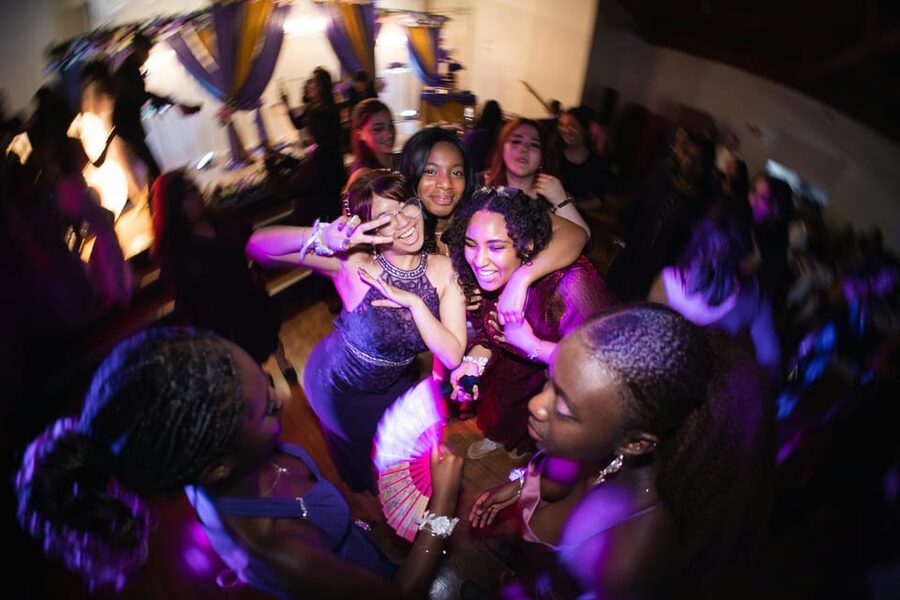Athens Party Pub Crawl with Unlimited Drinks & Club Access - The Unlimited Hour: How to Time Your Drinks Without Losing the Night