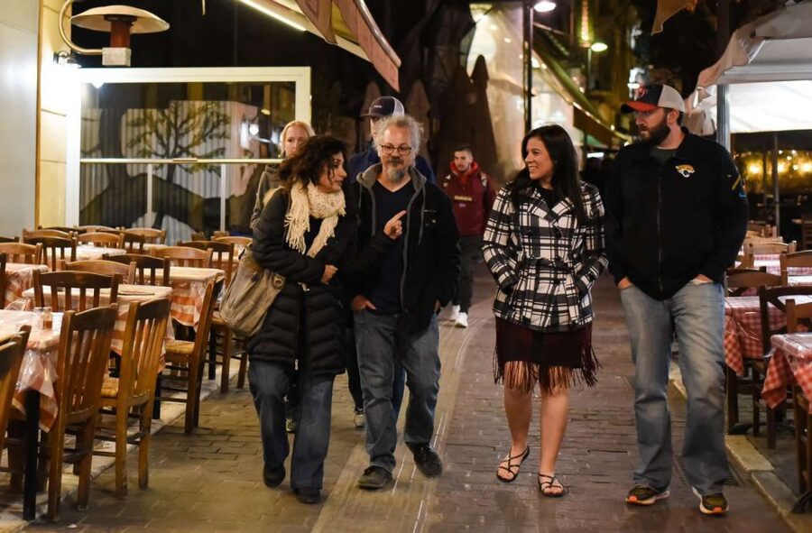 Athens: Premium Food and Wine Tasting Tour in the evening - Full Dinner in Central Athens: How to Handle the Volume