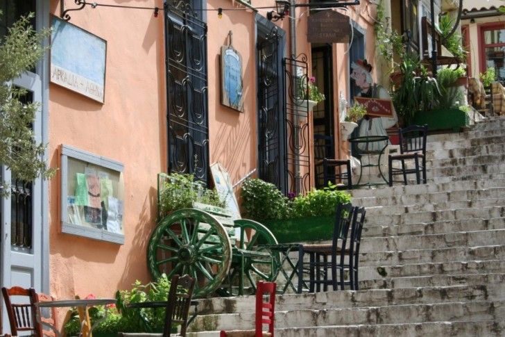 Athens: Private 4-Hour Tour with Acropolis and Old Town - Where you meet near Akropolis Metro, and why that matters