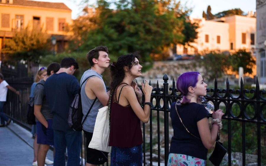 Athens: Private Evening City Walk & 4-Course Curated Dinner - Getting Started at Syntagma Square, Then Letting Plaka Show You the Softer Athens