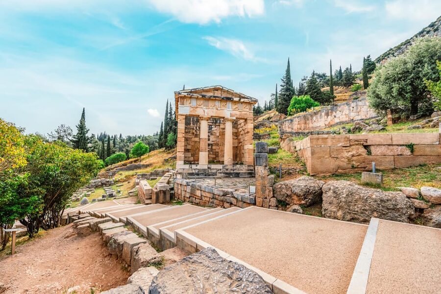 Athens: Private Tour of Delphi, Delphi Museum, and Arachova - Key points at a glance