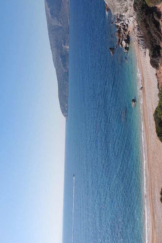 Athens: Sounio Poseidon Temple and Athenian Riviera Day Trip - Lunch and drinks near Attica: order for yourself at the tavern